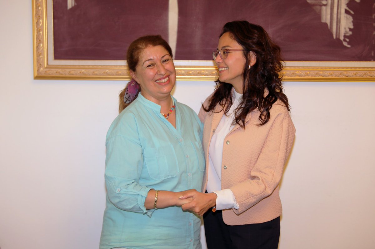 Milas Bafa’da 2009-2014 yılları arasında Belediye Başkanlığı yapan, güler yüzlü ve azimli çalışmalarıyla tanınan Muğla’nın ilk Kadın Belediye Başkanı Sayın Zühra Dönmez’e nazik ziyaretleri için teşekkür ediyorum.
