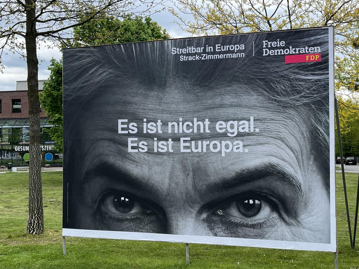 Wir denken eher daran, dass Frau Flak-Zimmermann uns mit diesem Bild sagen möchte:

Es sind nicht die Menschen.
Es ist mein Taurus.

#Salzgitter #nonazis 
#Europawahl #nofpd