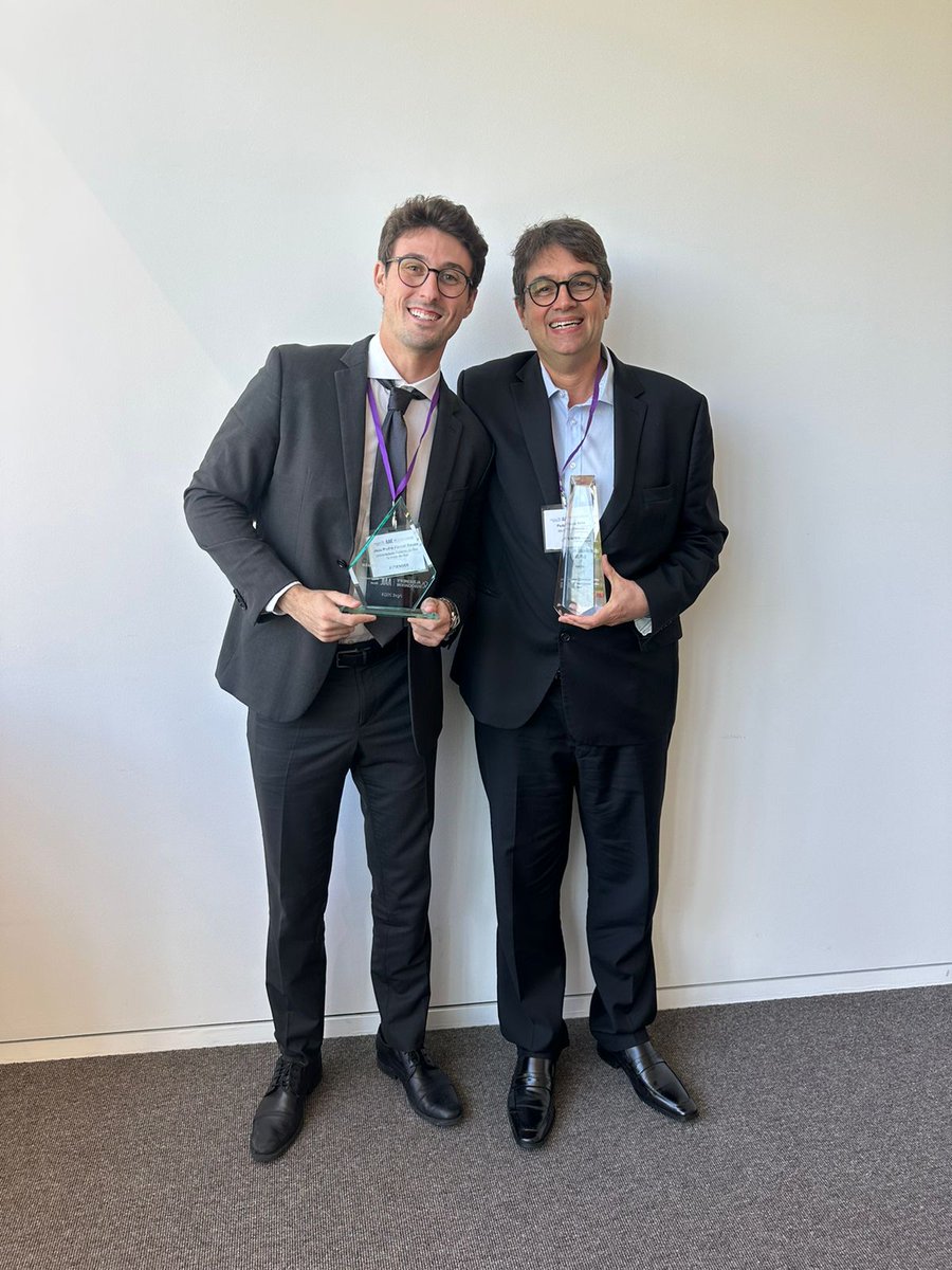 Congratulations to @jpfsouza33 for receiving the #AAICNeuro 'One to Watch' Award, and congratulations to Prof. @pedrorosaneto for winning the @alzassociation 'Excellence in Neuroscience Mentoring' Award! 🏆 You both deserve it! 👏💜