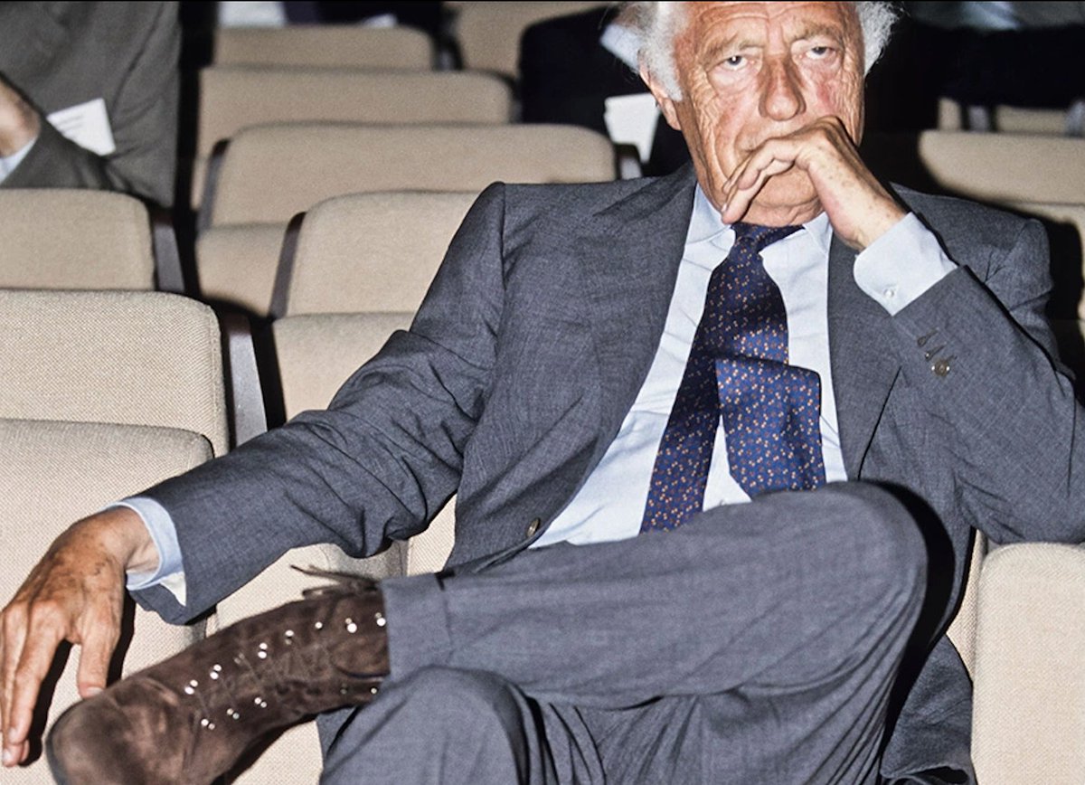 #gianniagnelli l`#avvocato #fiat #chairmanoftheboard #1966 - #2003 #industrialist #men #fashion #icon #thankgoditsfriday #fiatfriday #gentlemenstyle #sprezza #leadership #entrepreneurship #entrepreneurlife #entrepreneurlifestyle #beyondcoolmag #motion #travel #urban #life