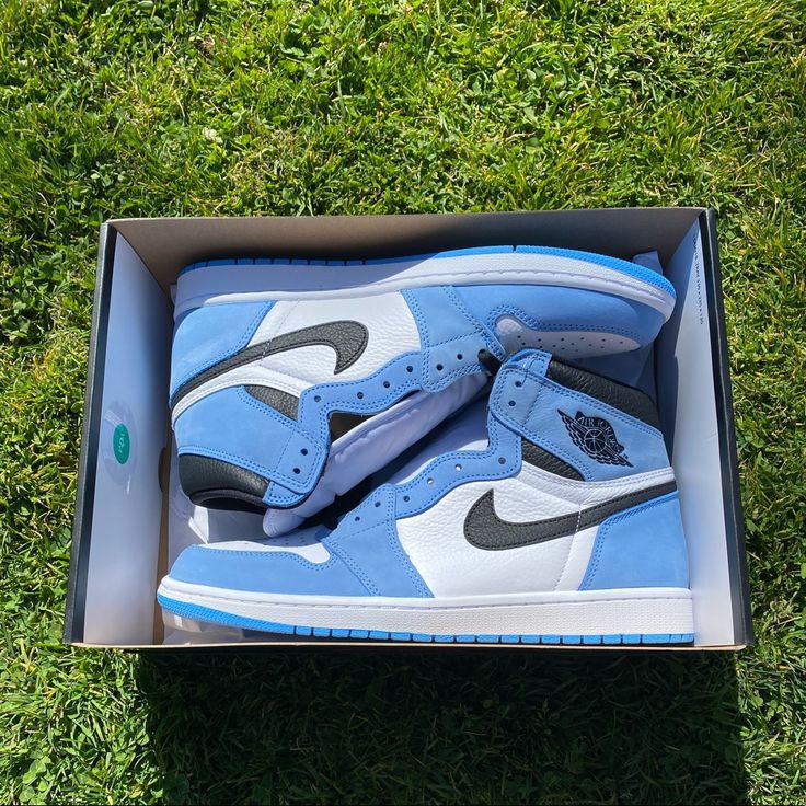 ITEM🛍️: J1 HIGH-CUT 'UNIVERSITY BLUE' ✅ ✅ 
SIZES🔖:38----------45  AVAILABLE 
High quality Original Shoes 🔥🔥
PRICE : 2799/=
DELIVERIES🚚: COUNTRYWIDE FROM NAIROBI @(250/=)
Dm or call 0752564037 for more

#SouthC Jakom #flooding Venezuela #viralvideo #GlobalTownhall Ozil