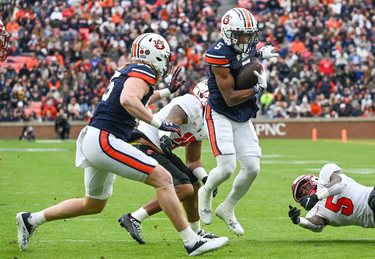 Former Auburn wide receiver Jay Fair is visiting USC, sources tell @247sports. Led Auburn wide receivers last season with 31 catches. 247sports.com/player/jay-fai…