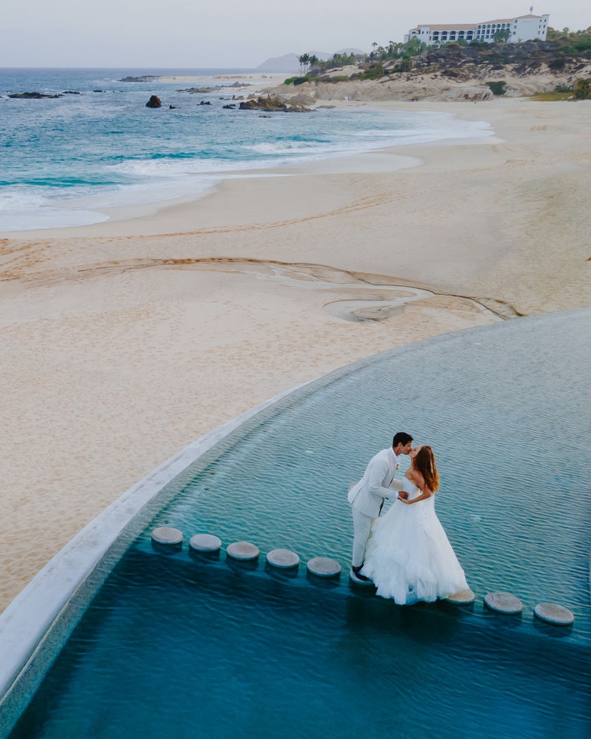 Say "I do" with the beauty of Los Cabos as your backdrop.

From selecting the best local providers to orchestrating unique experiences, start dreaming of your idyllic wedding with our Guide to Celebrate Your Wedding in Los Cabos at bit.ly/MarquisWeddings. #MarquisLosCabos