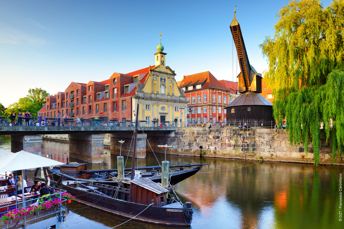 Visit the city of Lüneburg! Stroll through the historic old town with its colorful gabled houses and discover the charming squares and small boutiques. Don't miss the chance to visit the German Salt Museum, where you can delve into the fascinating history of salt mining.