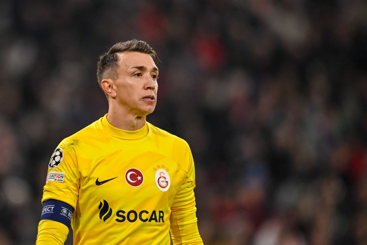 Adana Demirspor maçında 8 kurtarış yapan Fernando Muslera, bu sezon 17 maçta kalesini gole kapatarak kendisine ait lig rekorunu kırdı.