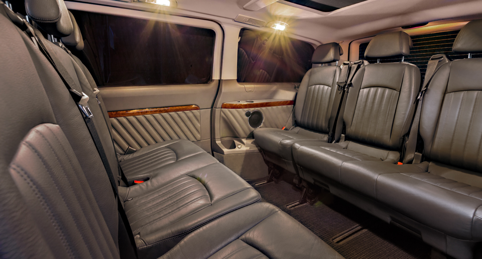 BeverlyCars's tweet photo. Buchen Sie bei uns einen Shuttle-Service, so müssen Sie keine festen Strecken, sondern einen Reservierungszeitraum angeben. Statt an den gefahrenen Kilometern orientiert sich der Preis in diesem Fall daran, wie lange Sie die Dienste unserer Fahrer in Anspruch nehmen möchten. https://t.co/Yfh9j0aNu0