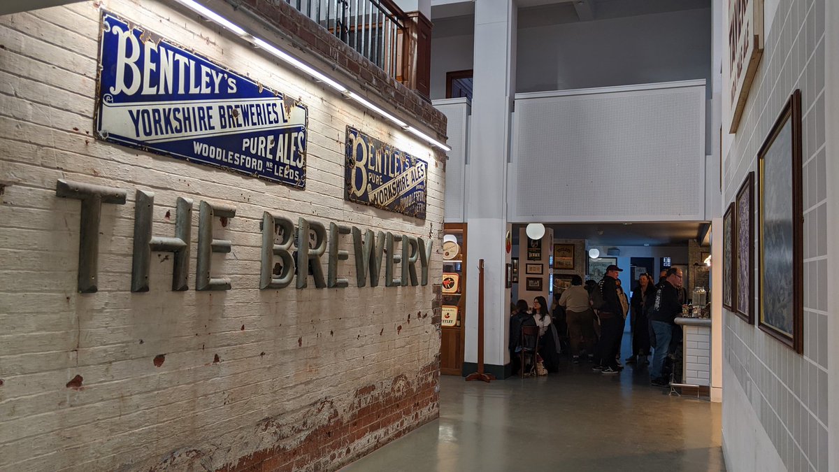 First visit to The Tetley under Kirkstall Brewery . A great heritage venue. The usual high quality breweriana typical of all Kirkstall's outlets on display & ensuring a large venue retains ambiance. A pint of Kirkstall / Thornbridge Prize Milk Stout to get things underway