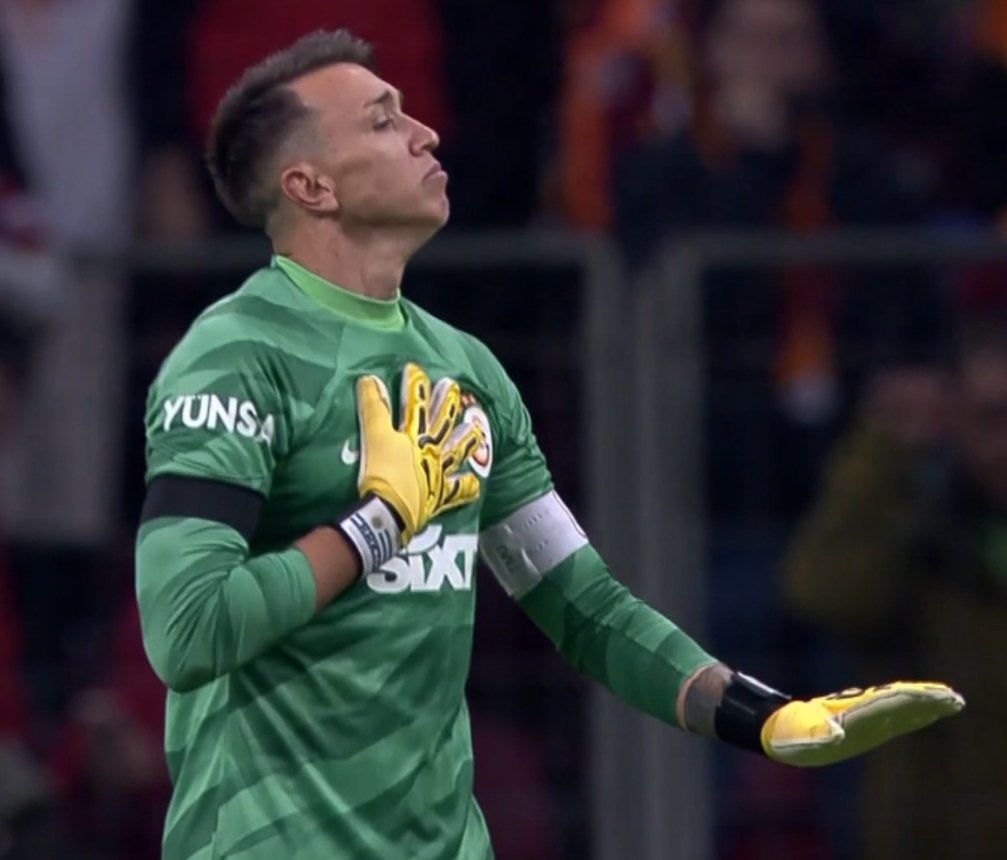 Fernando Son Anda Muslera 🧤 “Sakin olun, ben varım” diyor