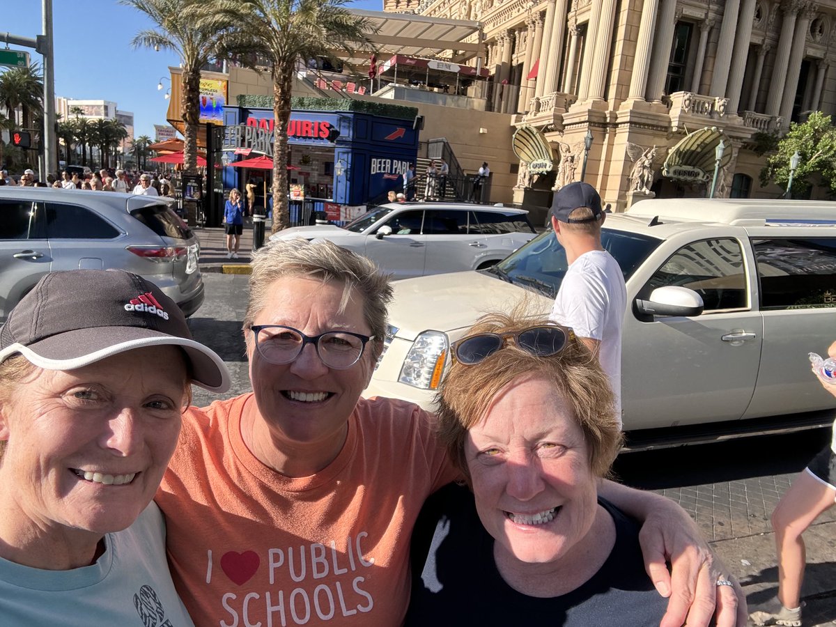 schroeder_ann's tweet photo. Las Vegas #LotsToSee https://t.co/jy5jTVyYcX