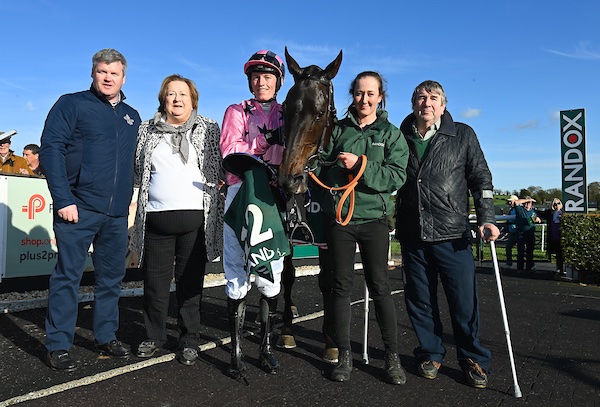 Delighted to come away from @DownpatrickRace with a double in the shape of Valsorpresa in the maiden hurdle @jackkennedy15 & Jumping Jet with Carl Millar in the feature @RandoxOfficial Ulster National. Congratulations to Philip Reynolds & @janeymac1 📸 Healy Racing