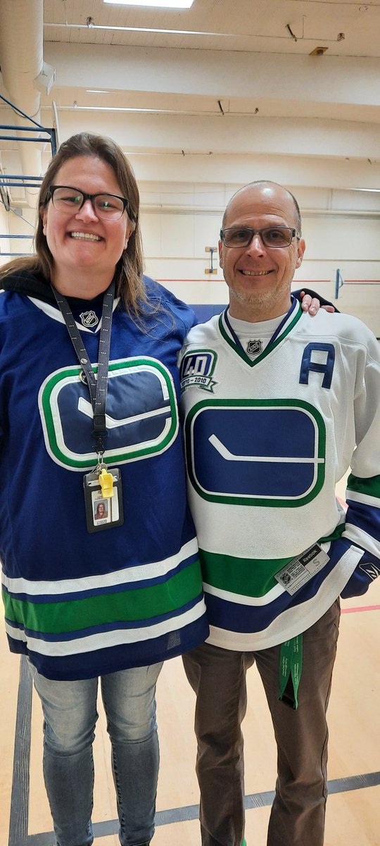 LadnerElem's tweet photo. Go Canucks Go! We are cheering you on from Ladner Elementary today! @Canucks @deltasd37 https://t.co/4e4VsgAglt