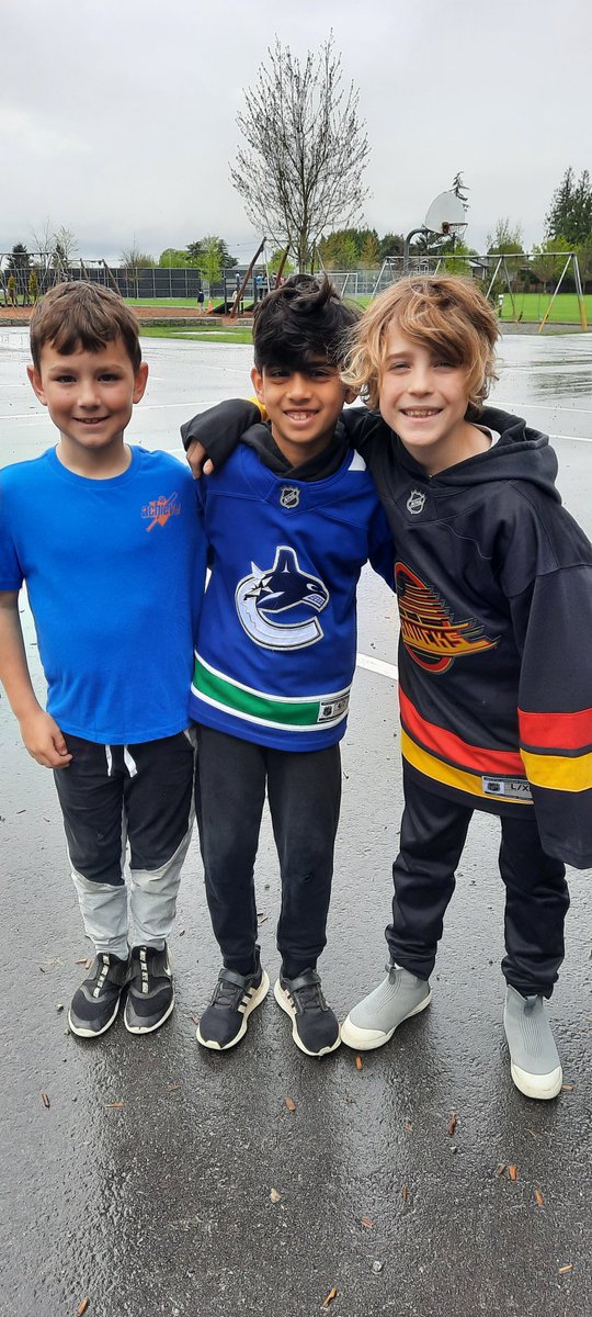 LadnerElem's tweet photo. Go Canucks Go! We are cheering you on from Ladner Elementary today! @Canucks @deltasd37 https://t.co/4e4VsgAglt