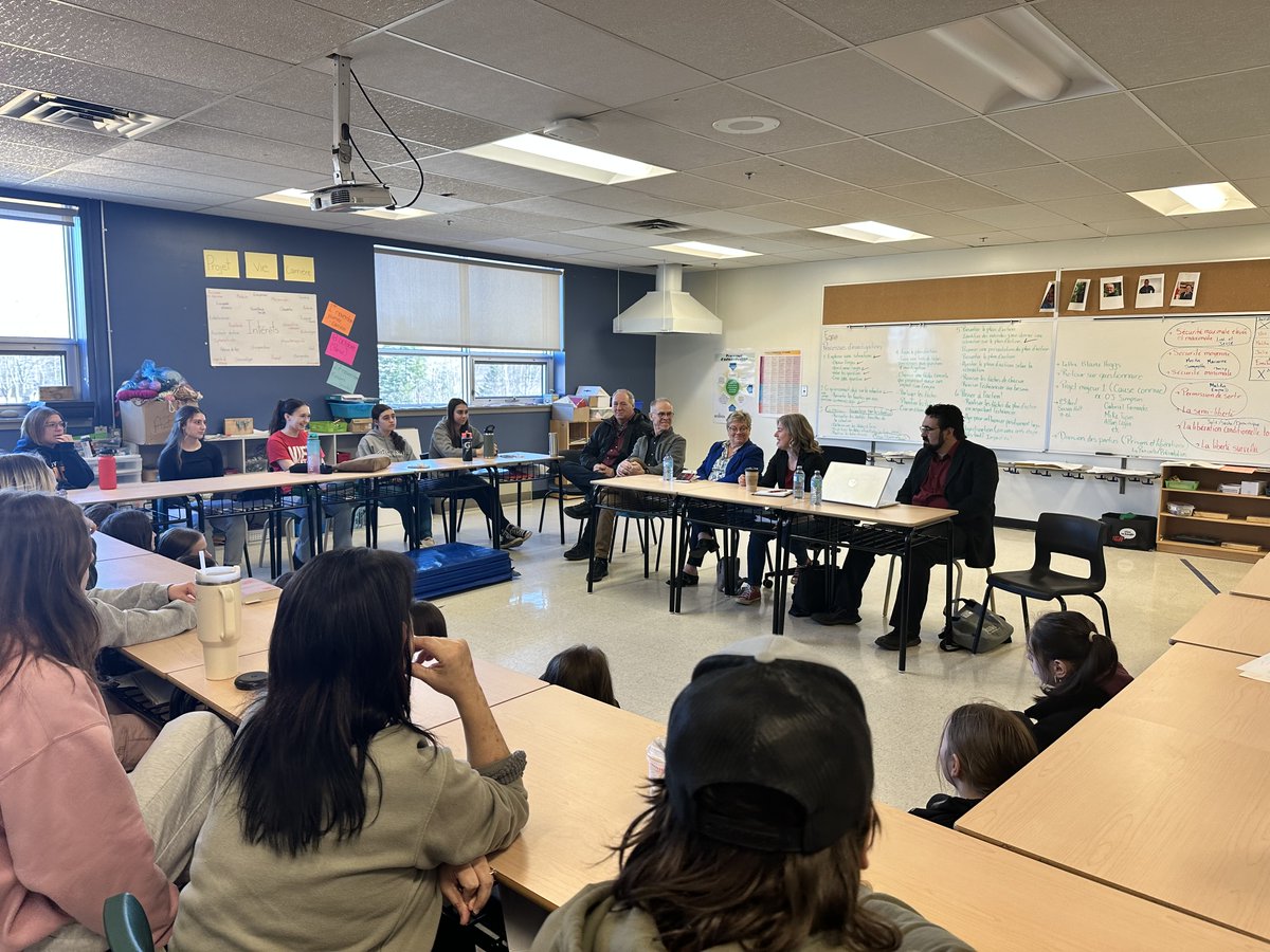 susanholt's tweet image. Another great week on the Brighter Futures Tour began with a visit to the engaged students of Etoile de l&apos;Acadie in Rogersville. They asked thoughtful questions about housing, healthcare, public safety, roads, and ways to effect change. (1/3)
