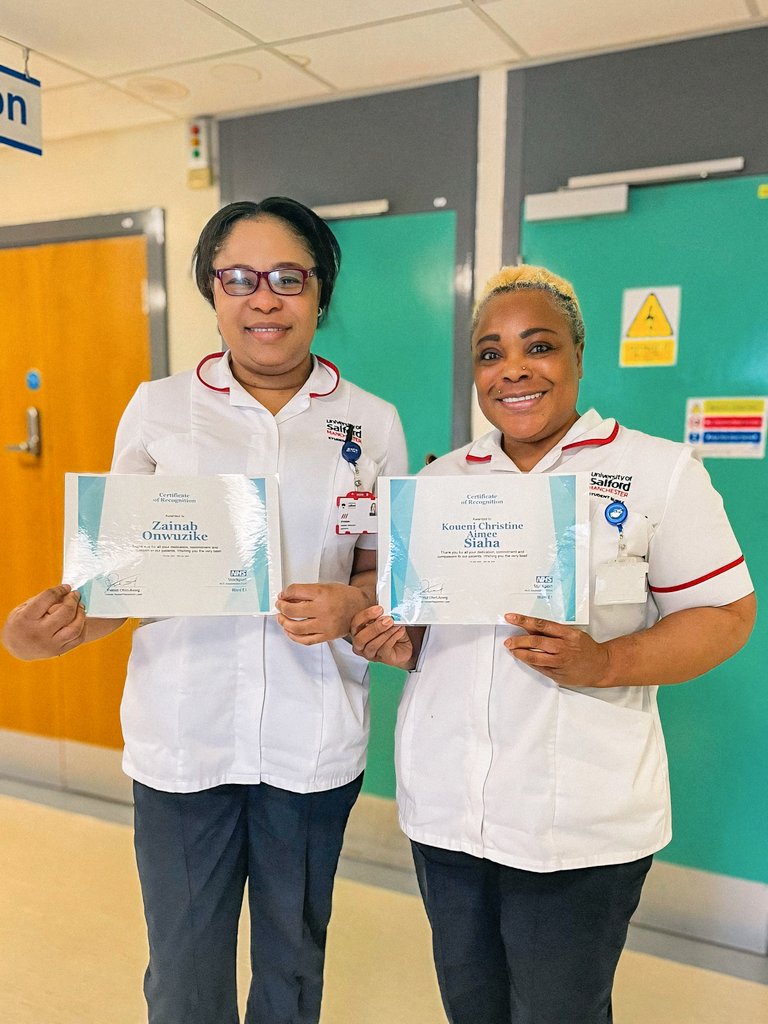 Zainab and Christine completed their placement with us today. They have both shown great interest in patient care in the last month. We recognised and wished them well. @AliceJo42072450 @MandyLou67 @HasuHill @StockportPtExp @StockportNHS @StockportPEF @SalfordUni