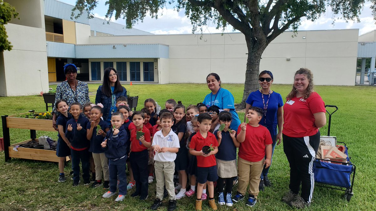 @MDCPS students from Joe Hall ES honoring Earth Day with @DiscoveryEd and the @EducationFund. #EarthDay2024