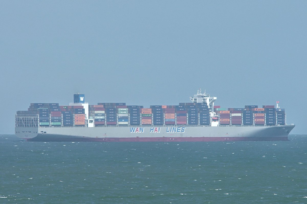 The WAN HAI A08, IMO:9555101 en route to Charleston, South Carolina @SCPorts flying the flag of Singapore 🇸🇬. #ShipsInPics #ContainerShip #WanHaiA08