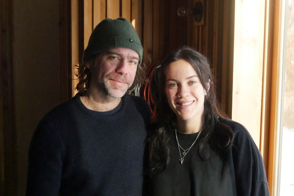 Rolling Stone (@rollingstone) on Twitter photo .<a href="/aaron_dessner/">Aaron Dessner</a> was <a href="/BessAtwell/">Bess Atwell</a>'s "pipe dream producer."
After he shared a song of hers on Instagram in 2021, she sent him some demos. Now, he's produced her new album, 'Light Sleeper.'
Read the interview: rollingstone.com/music/music-fe⦠.<a href="/aaron_dessner/">Aaron Dessner</a> was <a href="/BessAtwell/">Bess Atwell</a>'s "pipe dream producer."
After he shared a song of hers on Instagram in 2021, she sent him some demos. Now, he's produced her new album, 'Light Sleeper.'
Read the interview: rollingstone.com/music/music-feā¦