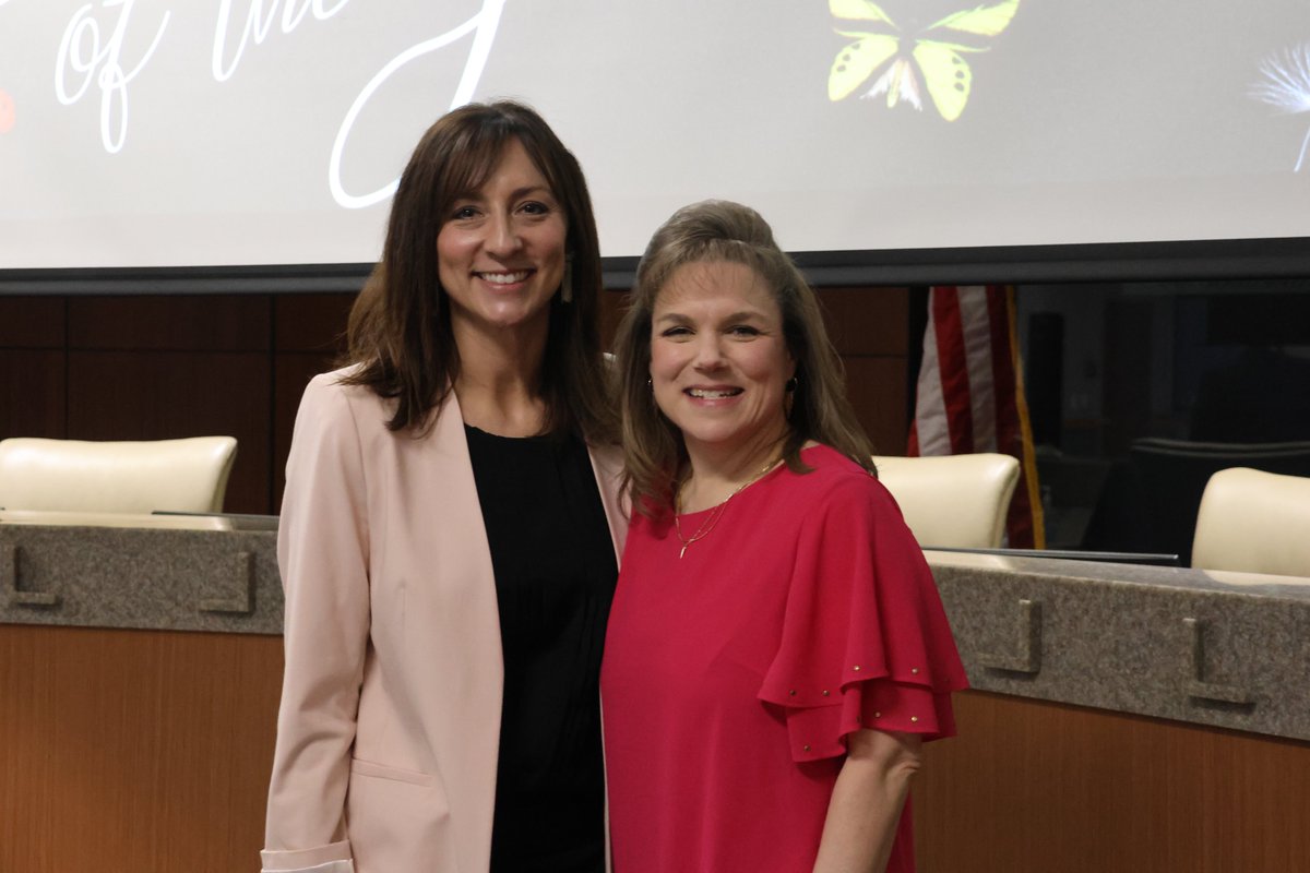 BSSDnews's tweet photo. This morning we celebrated the 2024-2025 Building Teachers of the Year.🍎

Congratulations to all these amazing educators!

@WildcatsBSHS – Danielle Knoll
@bssjaguars – Kenny Hansen
@BHMSEagles – Kari Wiss
Chapel Lakes Elementary – Diana Stauffer
@BSSDCME – Robyn Padget
@DYEDolphins1981 – Erica Painting
@DwmsGators – Jenni Rohner
@fse_mustangs – Gus Skibbe
Hall-McCarter Education Center – William Wright
@BSSDJLE – Anna Paulsen
@JWEWarriors – Heather Meyers
@BSSDJNE – Cailley Hendricks
Liggett Trail Education Center – Kellie Jennens
@bssdlfe – Melanie McKay
@MRMSHUSKIES – Jayme Dean
@PaulKinderMS – Jordan Lockwood
@BSSDSPE – Kate Caywood
@tuebssd – Kristi Haley
@bssdvse – Hallee Arnold
@BSSDWBE – Kaylee Gaunce
@BSSDWYE – Karin Maybell

#WeAreBSSD