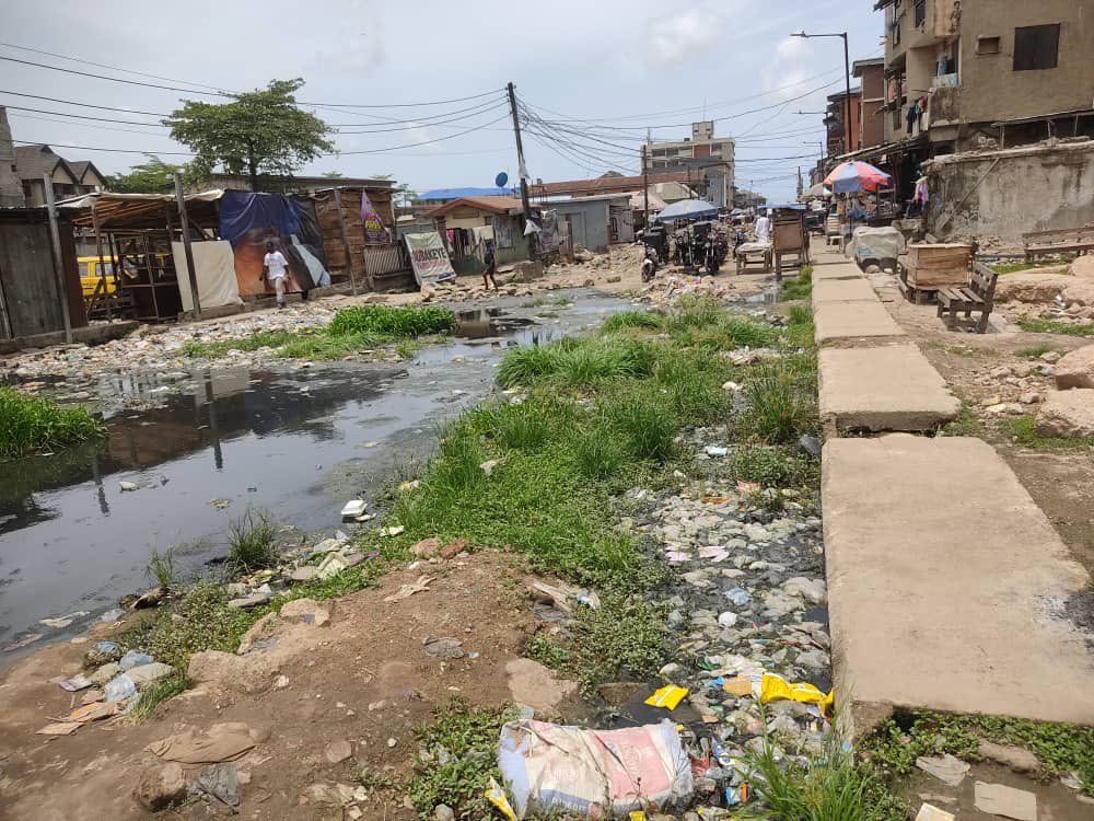 I hear say na Coates Street be this for Tinubu Lagos 🤣🤣🤣 #TinubuLagosRoadSeries already looking good 🤩🤩 But for now, we are still on #TinubuLagosSchoolSeries Coates Street, Herbert Macaulay Way Oyingbo in Ebute Metta Lagos State 👇👇