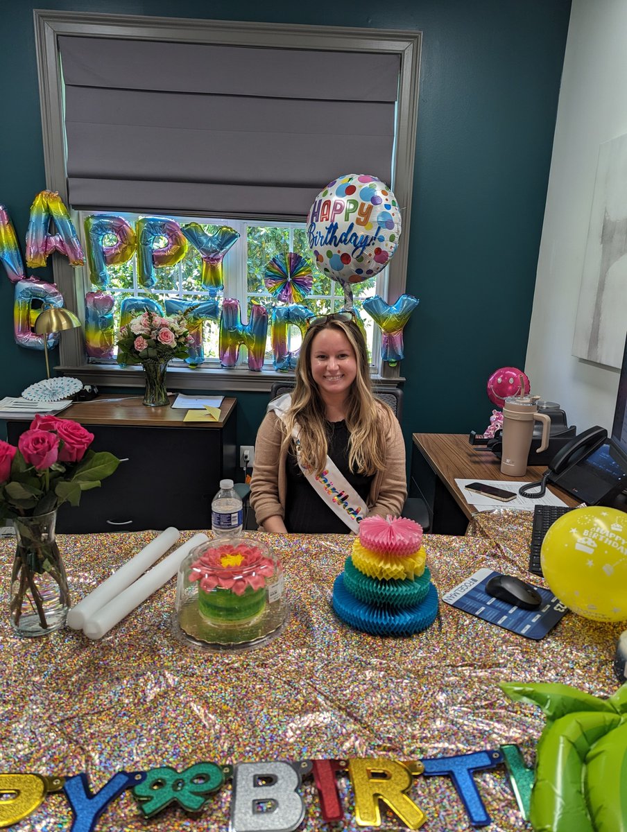 Happy birthday to our Property Manager Jessica! 💐😁