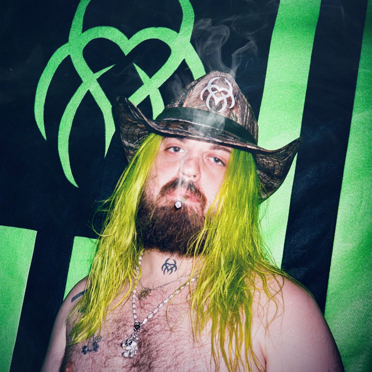 THANK GOD I’M A CELEBRITY. the first lil aaron single in 3 years. out may 3rd. pre save it on the streaming service of your choice.

photo by <a href="/prettypukee/">P//RETTY P U K E</a>