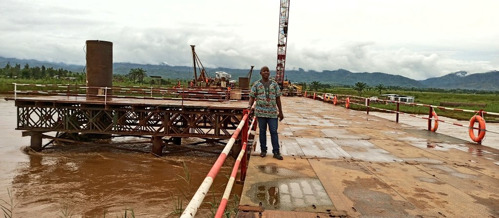 AimeThierryNi's tweet photo. Utu dufoto dushikire @yigenga na @KingBurundian ndabamenyesha ko turyoherwa cane n'ama #Swata yabo, mubabwire bukebuke muti ca #Kiraro kiracahagaze kandi kirarinzwe n' ingabo z'ijuru n'iz'igihugu ๐ง๐ฎ. Avanรงons vers la vision du Burundi ๐ง๐ฎ 2040_2060๐ง๐ฎ https://t.co/5TJlT4QUFZ