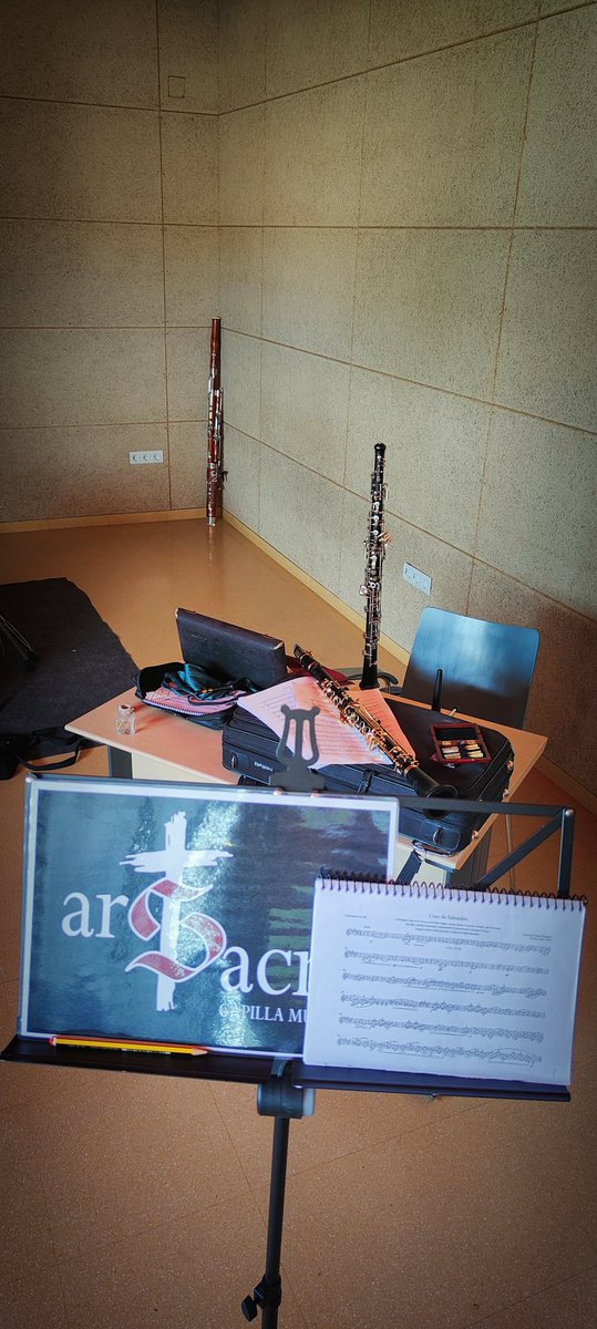 CapillaArsSacra's tweet photo. 🎵Ratitos de ensayo.
Nueva temporada, grandes momentos esperan!! 💪🏽 Trabajo incansable 🎵😍

#atocar #ensayito #musicaymasmusica #musicadecapilla #musicasacra #starting #suenaArsSacra https://t.co/Qak79h1nMT
