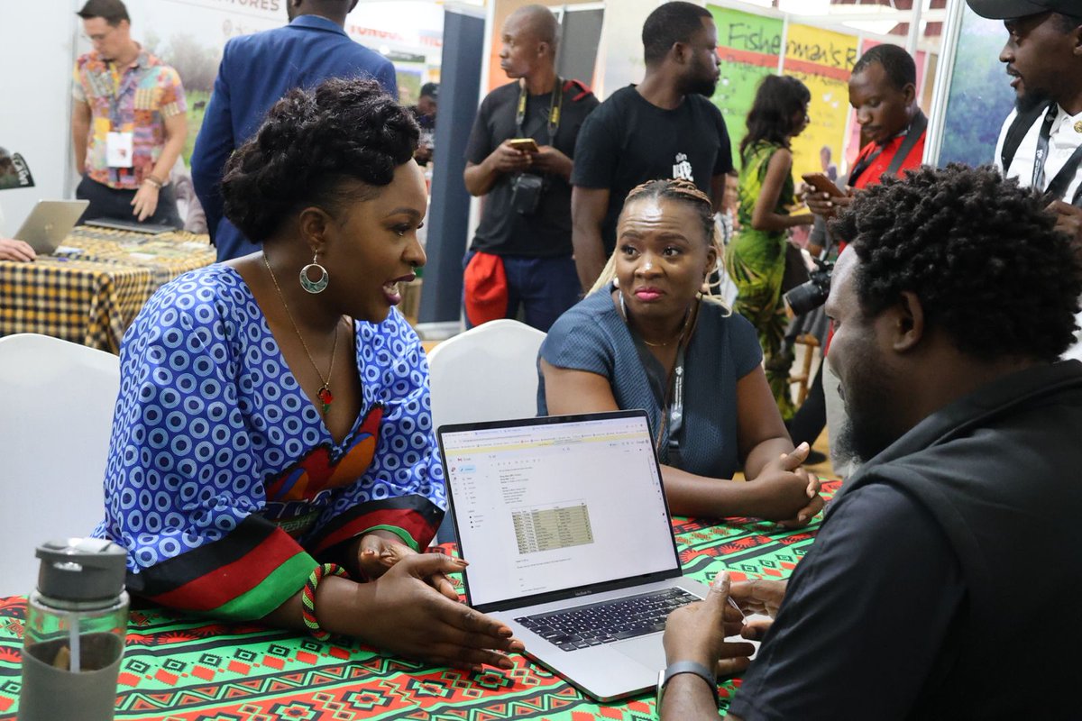 #VoyagesAfriq Day two of the 5th Malawi International Tourism Expo witnessed engagements between buyers and exhibitors, starting with the speed networking sessions. There was also a panel discussion on addressing bottlenecks in Malawi's air travel. Here are some photos 📸