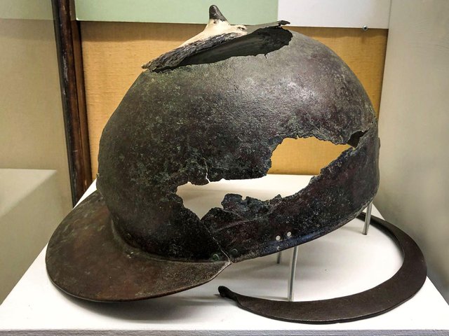 CDAS #FindsFriday is the Oyster Helmet of #chichester. Acquired by the @sussex_society in 1893, this first century 'coolus' actually predates the conquest. While supposedly found in @chiharbour area, its actual provenance is unknown. It was on display at @romanpalace for a while.