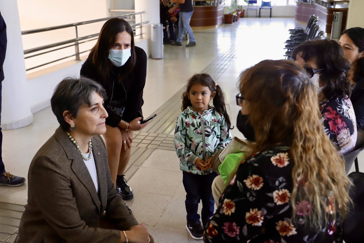 📣 Hoy junto a la Ministra de Salud @ximenaguilera, visitamos el CESFAM Gómez Carreño de #ViñadelMar para verificar el proceso de inmunización con el medicamento Nirsevimab, que protege a niñas y niños del Virus Respiratorio Sincicial 💉