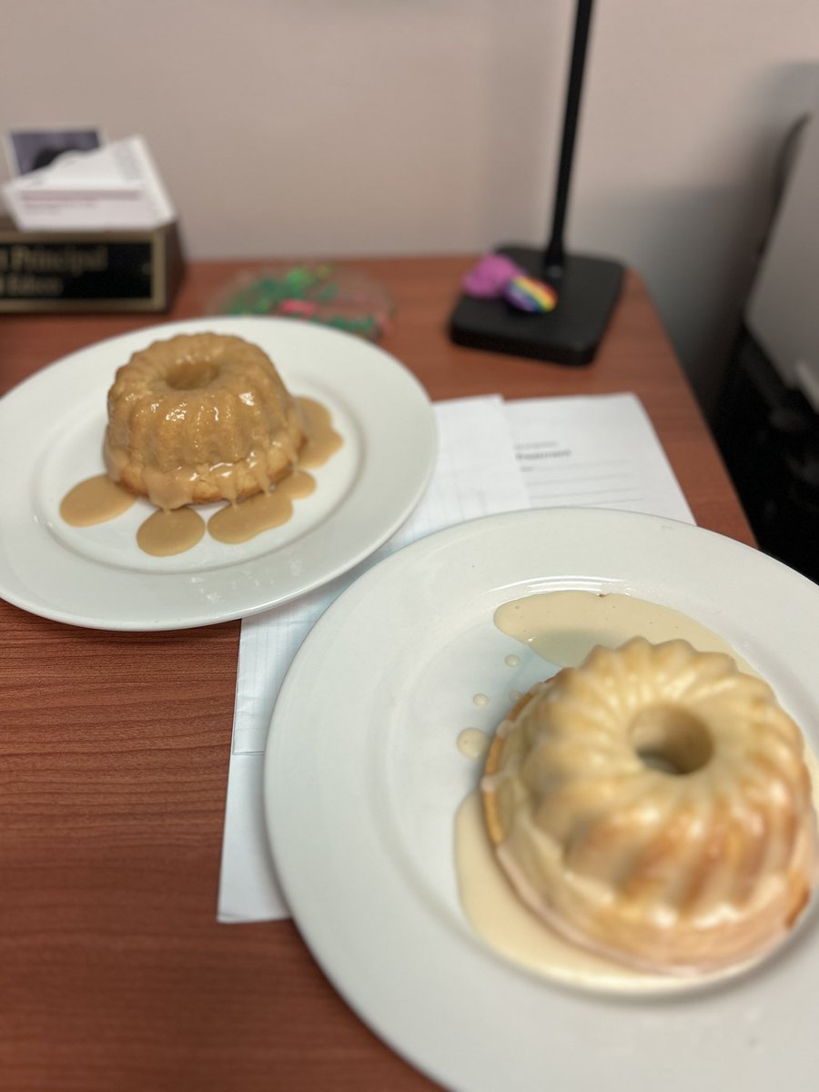 MsEdsonsKiddos's tweet photo. When @cliftoncds #CulinaryArts says they have a “sample” for you, and this is what shows up.
Our first-year students are fully in their #ButterEra and we are not mad about it 🧈👏🏽🧈👏🏽
@AISD_CTE @AustinISD @Secondary_AISD https://t.co/rqr5E89z55