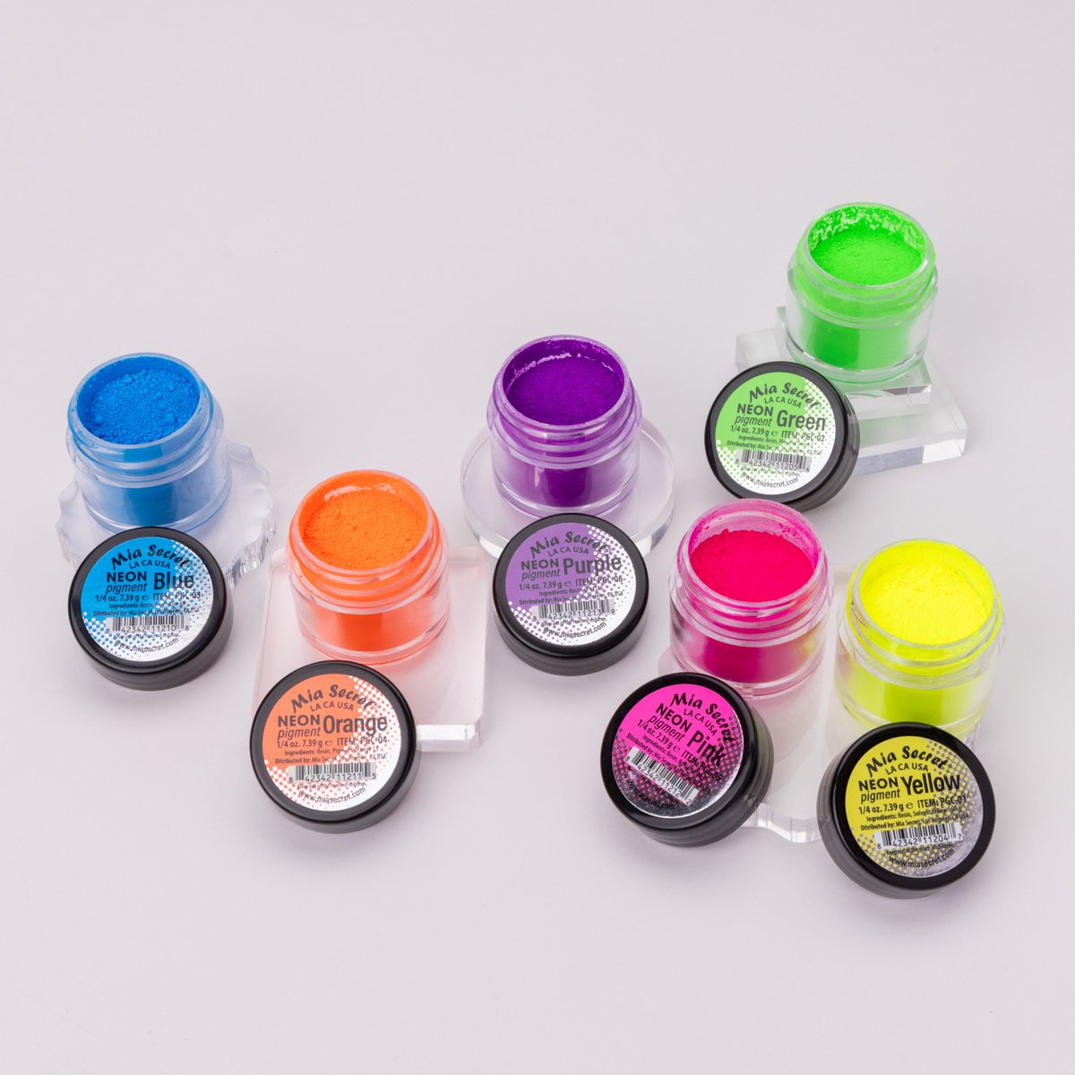 Can't decide which shockingly bright neon hue to use? 🌟 Why not try them all? Our Neon Pigments have a super rich color payoff so your designs will truly be blinding!

miasecretstore.com

#miasecret #summernails #nailartpigment #nailart #neonnails