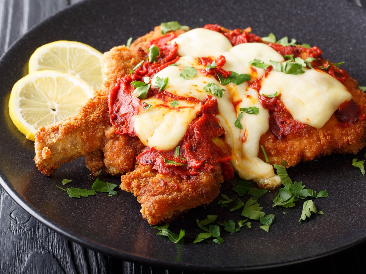 ⚽️Suffering from Messi Mania? We are too! As Lionel Messi graces Foxborough with his presence this weekend, we just had to share his favorite dish – the Argentinian delight, Milanesa Napolitana 🇦🇷 Check out our IG post for the recipe! bit.ly/3wee2Y3