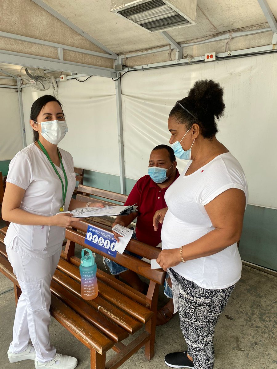 El Viernes Saludable de hoy estuvo dedicado a promover la vacunación entre nuestros colaboradores y estudiantes. Esta jornada organizada por Vacunación junto a PyP se realizó en el marco de la conmemoración de la semana de Vacunación en Las Américas.