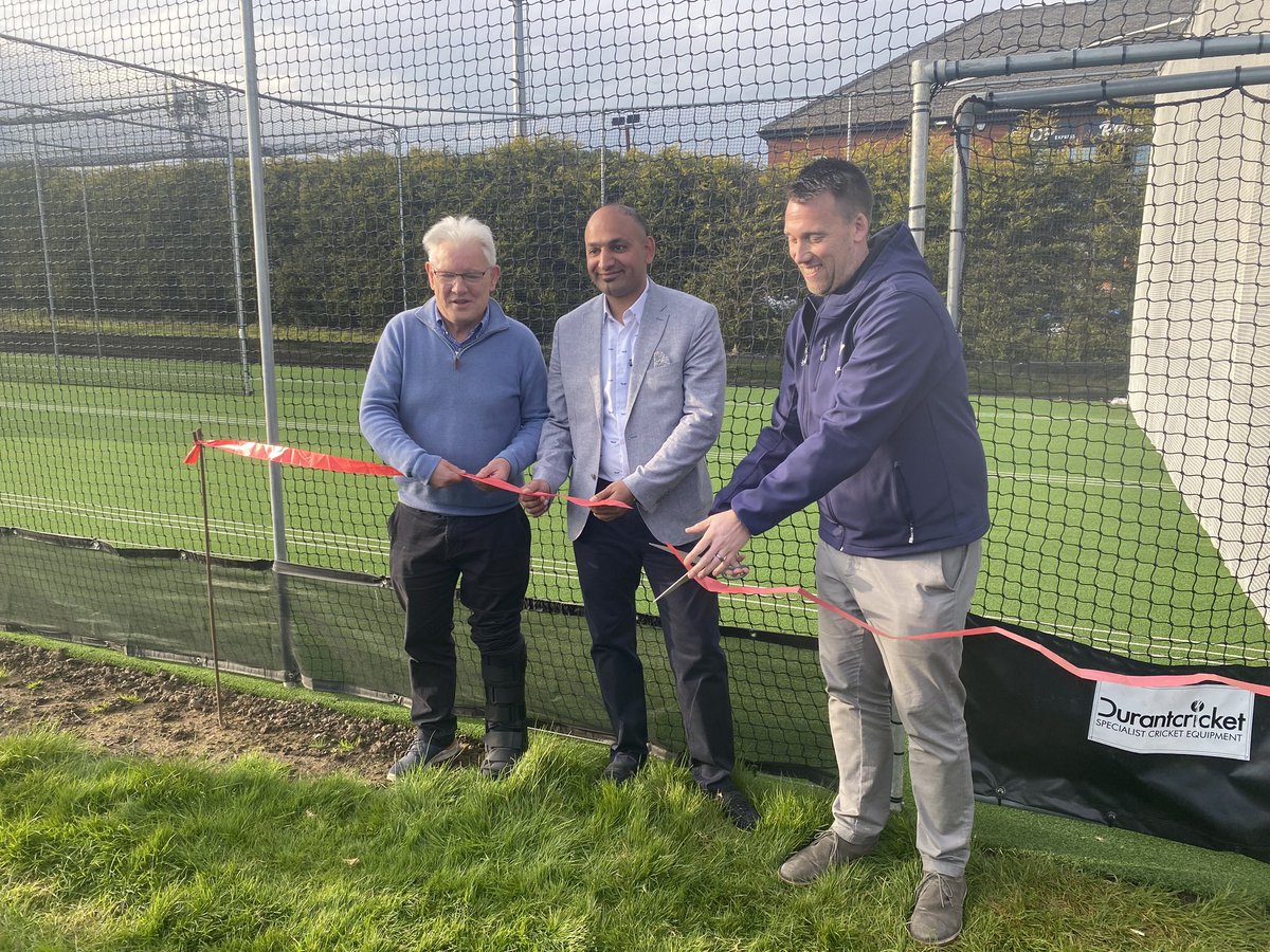 Great to be able to open the new nets at @BatleyCC with the @bclcricket tonight. Some fantastic improvements to facilities that will set the club up for a brilliant future. Good luck to all those starting the season this weekend across the game @Yorkshirecb #YorkshireFamily
