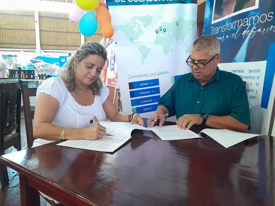 Nuestra casa de altos estudios firma varios convenios con diferentes entidades espirituanas en el marco de la Feria ExpoYayabo 2024.

Más información aquí👇🏻
facebook.com/share/p/SAWsF3…

#UniversidadCubana
#TransformamosParaElDesarrollo