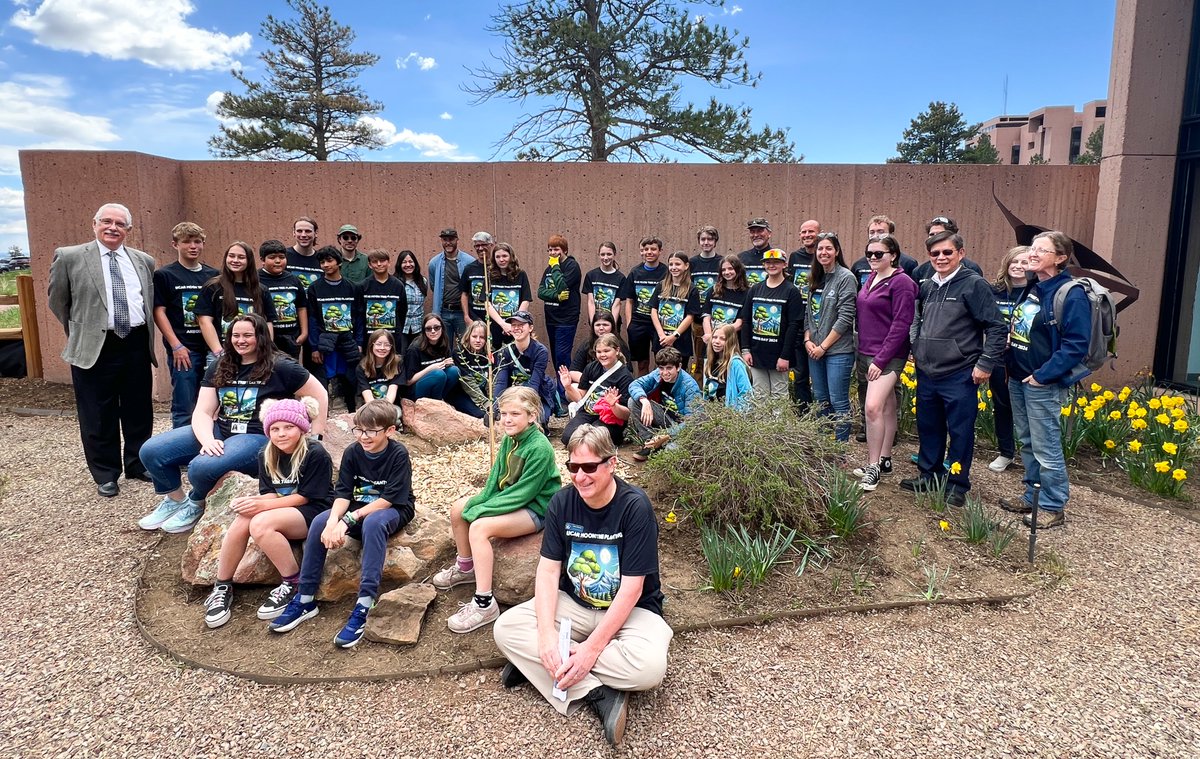 For #ArborDay, we celebrated the planting of a Moon Tree at the @NCAR_Science Mesa Lab! To cap off a fruitful 20-year run with the @GLOBEProgram, students from @SVVSD planted an American Sycamore, a 2nd gen Apollo Moon Tree that went into space! news.ucar.edu/132953/moon-tr…