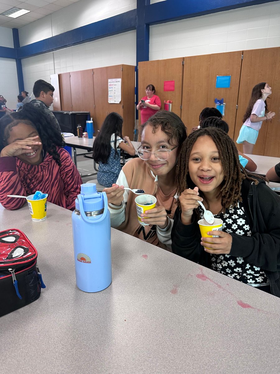 PTO provided snowcones for the students today to celebrate all their hard work prepping and taking the STAAR test! Thank you so much for your continued love and support!