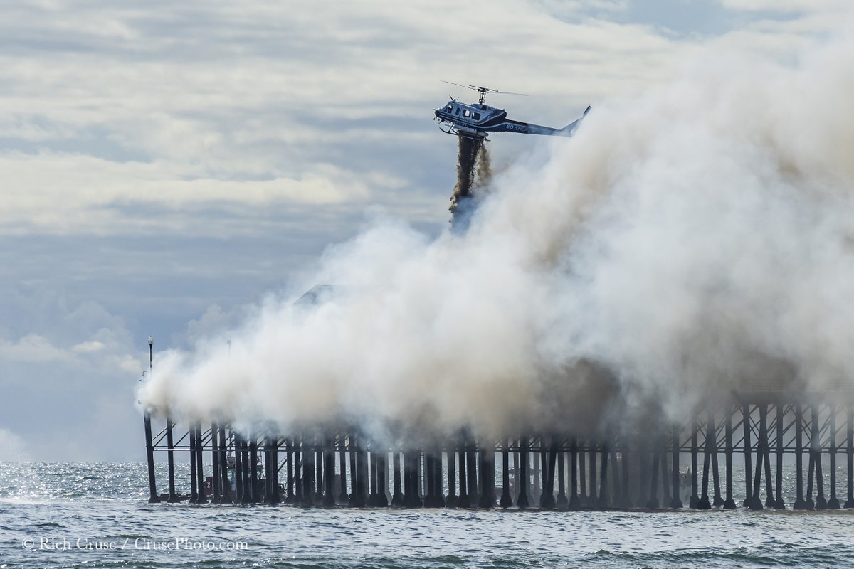 Hats off to the @SDSheriff's Dept. for providing air drops with their #Astrea air support! #OceansidePier #Oceanside #OceansidePierFire @CityofOceanside