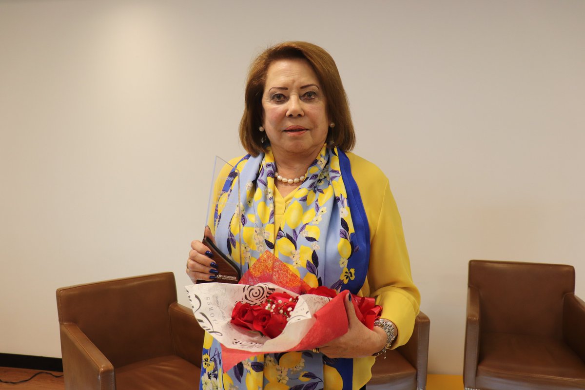 ¡Los mejores momentos del homenaje a María Mercedes Cuellar!

Te dejamos algunas postales de este encuentro en el marco del IX Encuentro del Maestro de Ecoandinos. 

Conoce más fotos y detalles de este maravilloso homenaje: uniandinos.org.co/enterate/ix-en…