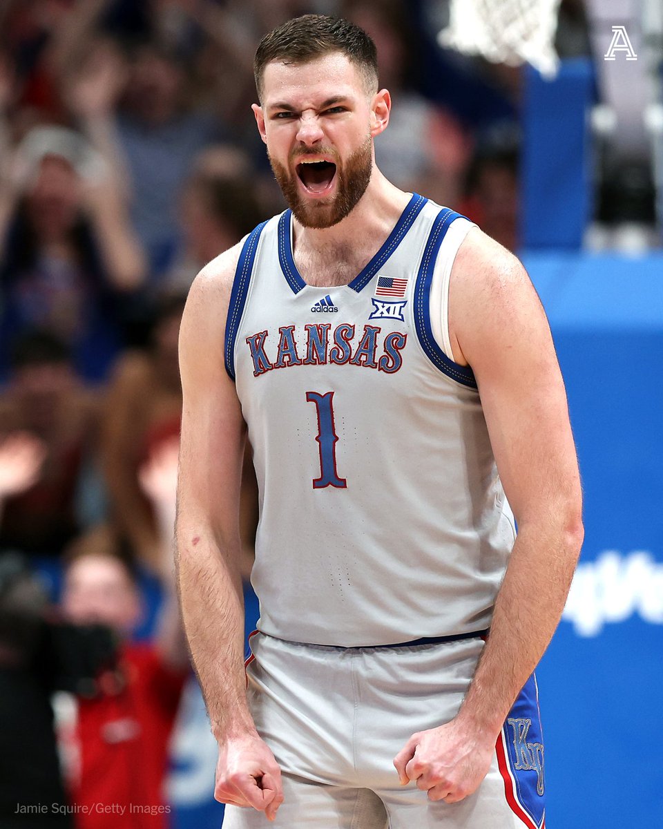 NEWS: Hunter Dickinson will return to Kansas for the 2024-25 season, he announced Friday. The 2x second-team All-American last season: ◻️ 17.9 PPG ◻️ 10.9 RPG More details: theathletic.com/5450109/2024/0…
