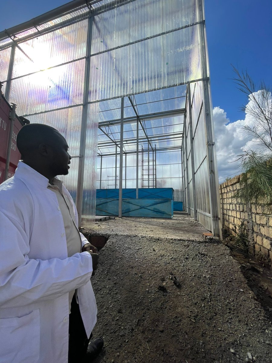 The #AfricaPrize is on tour. For its 10th anniversary, the #AfricaPrize is visiting and awarding grants to alumni who have shown impactful progress.
Congratulations to 2020 Kenyan alumnus <a href="/OyugiJack/">Jack Oyugi</a>, who has received £50k for his company Oviponics Farm: africaprize.raeng.org.uk/2020-cohort/ja…