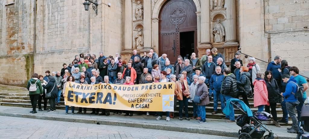 Hilabete honetan Nazioarteko Osasun Eskubidea eguna ospatzen den neurrian, gaurkoan, eskual preso gaixo larrien eskubideak aldarrikatu ditugu
#azkenostirala
#etxera