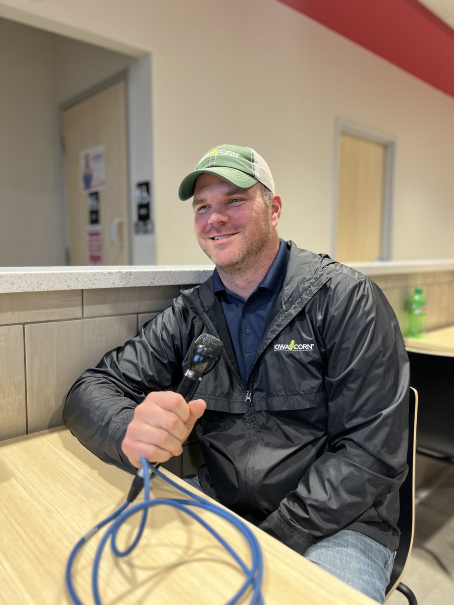 Did you catch #FarmingForTheFuture Friday today? @quinnwho was at Kwik Star in Altoona #sponsored by @supportfarmers and @iowa_corn talking about Unleaded 88 (E15) fuel and the CyHawk battle at the pump! Listen back to anything you missed on our #podcast!
iheart.com/podcast/92-the…