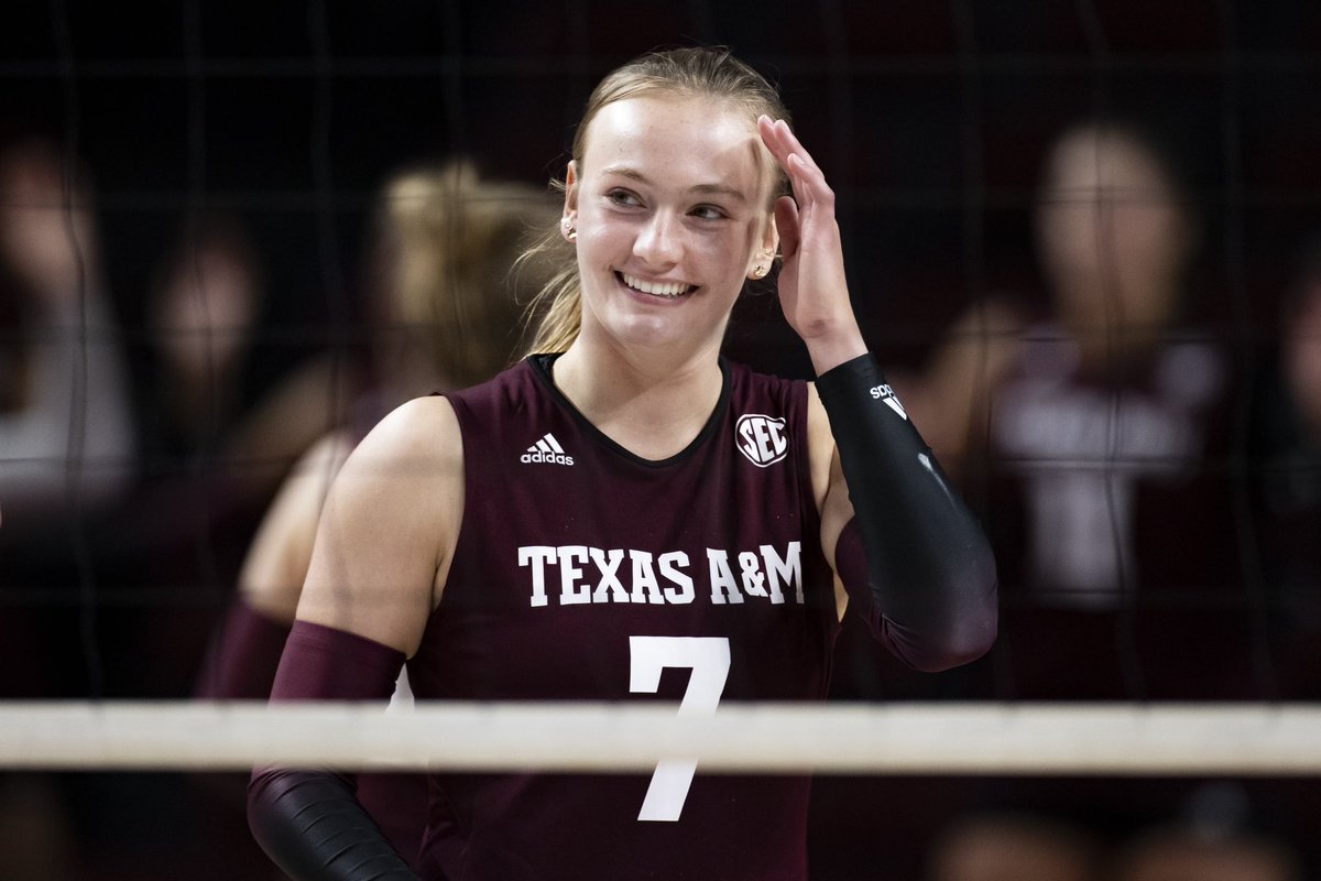 Happy birthday to our smiling superstar Brooke Jeffrey 🤩 We hope you have the best day ‼️🫶 #GigEm // #AggieVB