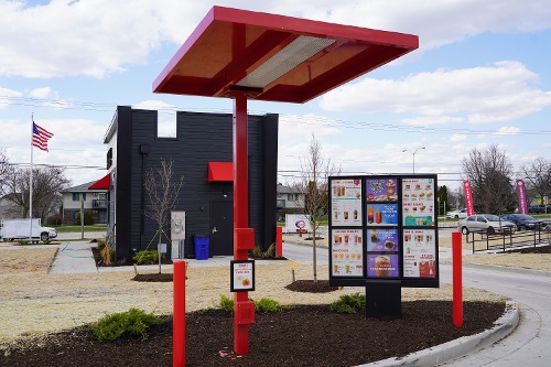 TheHowardCo's tweet image. Revolutionize your drive-thru experience with cutting-edge solutions from The Howard Company!

Check out our drive-thru solutions➡️ bit.ly/3WiR0Ki

#TheHowardCompany #DriveThruExperts #MenuBoardExperts #BrandingExperts #DigitalExperts