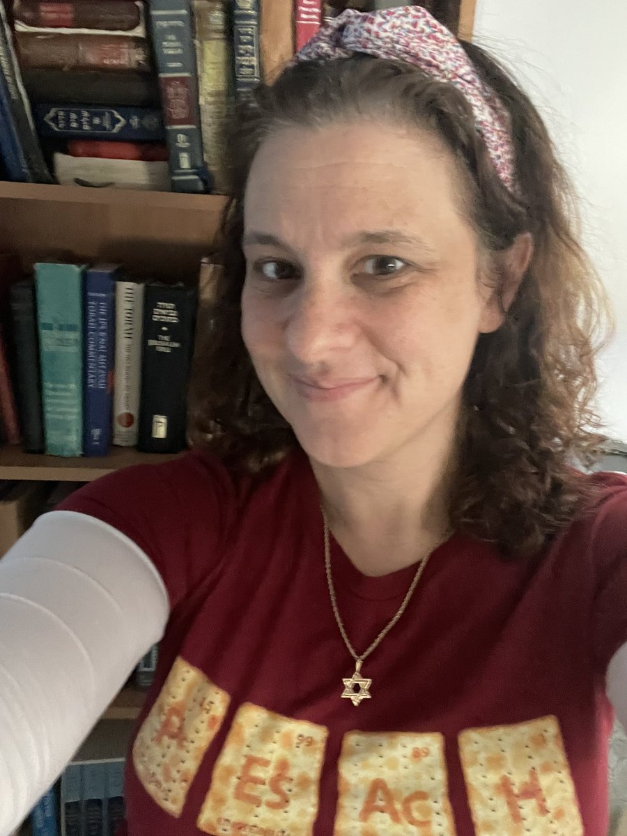 It’s a PEsAcH #nerdytshirtfriday. In addition to the commandments, we all know I needed to find a way to observe the hokidau. Thanks to @superdesignershop for the perfect shirt.