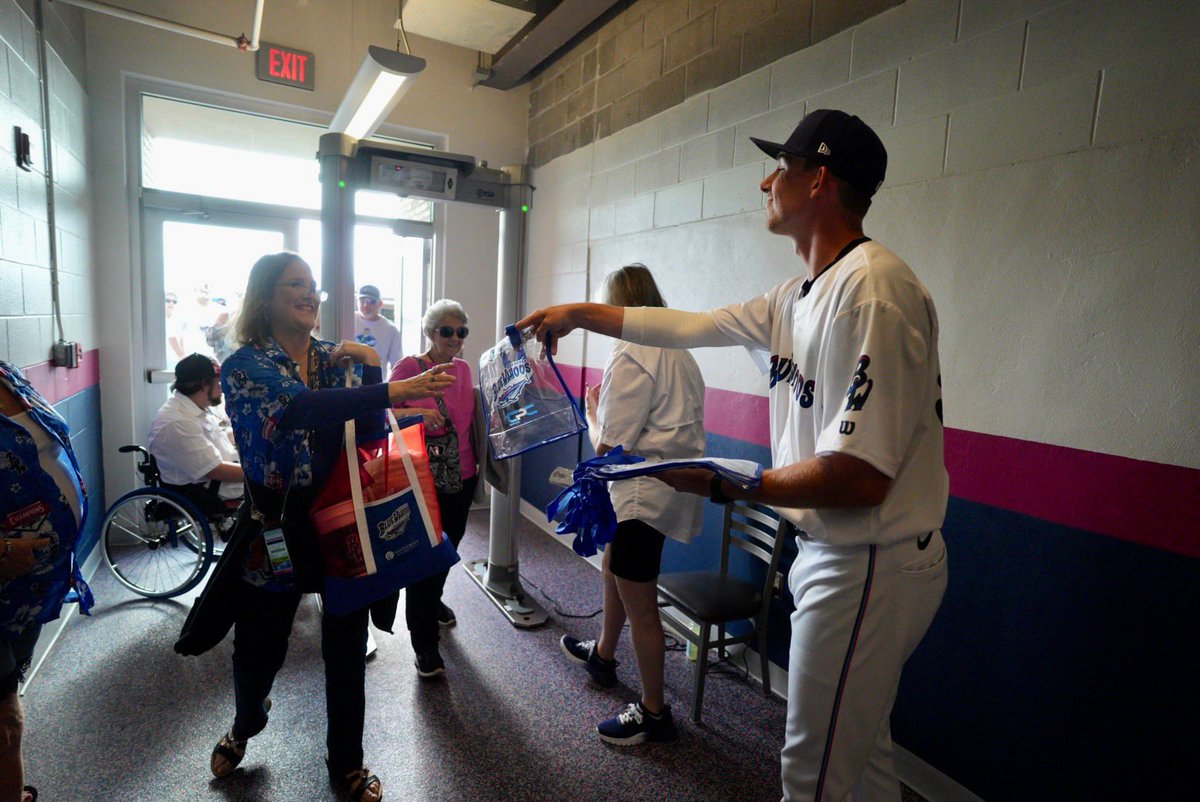 BlueWahoosBBall tweet picture