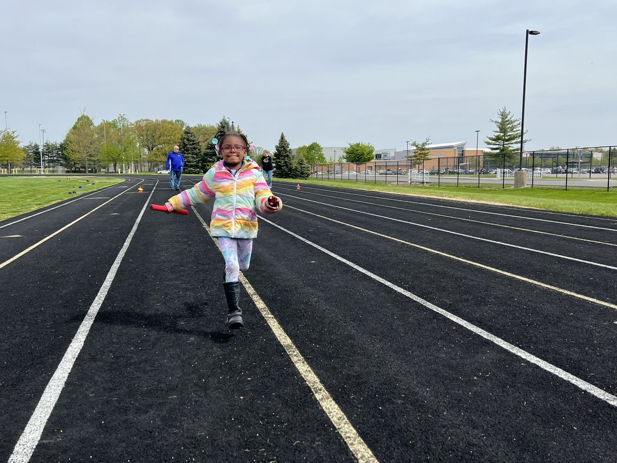 Sandra Ramljak (@msramljak) on Twitter photo It was a week of fun and adventure in first grade! We visited <a href="/BenDavisHS/">Ben Davis High School</a> Horticulture, blew some bubbles, bought and sold goods at Market Day, and ran relays at our End of the Year Celebration! <a href="/CWChamps/">Chapelwood Elementary</a> #wearewayne It was a week of fun and adventure in first grade! We visited <a href="/BenDavisHS/">Ben Davis High School</a> Horticulture, blew some bubbles, bought and sold goods at Market Day, and ran relays at our End of the Year Celebration! <a href="/CWChamps/">Chapelwood Elementary</a> #wearewayne