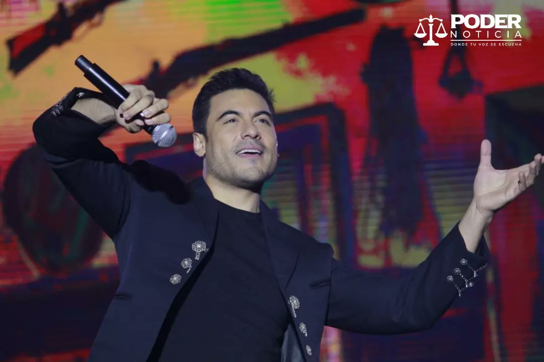 PoderNoticiaPue's tweet photo. #ATODASPARTES || Luego de su presentación, #CarlosRivera dejó la vara muy alta y demostró los grandes espectáculos que disfrutaremos en la @FeriaPuebla
En la primer noche del #TeatrodelPueblo, el cantante dejó satisfechos a los miles de #poblanos que desde muy temprano lo esperaban con ansias
Una noche insuperable para fans que pudieron verlo de manera #gratuita ✨
#PoderNoticiaPue #DondeTuVozSeEscucha #CarlosRivera #Tour #show #viaje